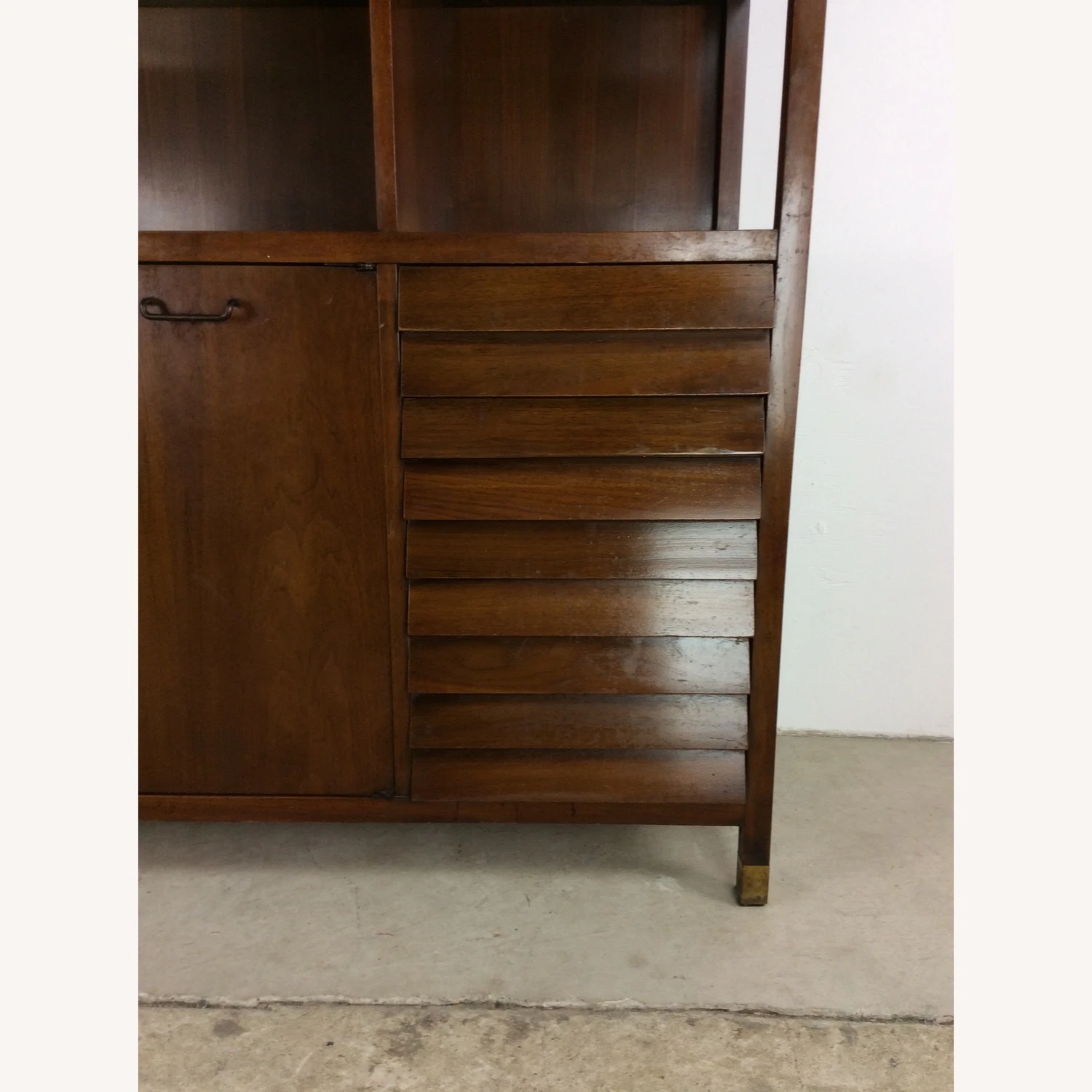 MCM China Cabinet By American Of Martinsville 4 MCM China Cabinet By American Of Martinsville - Image 4