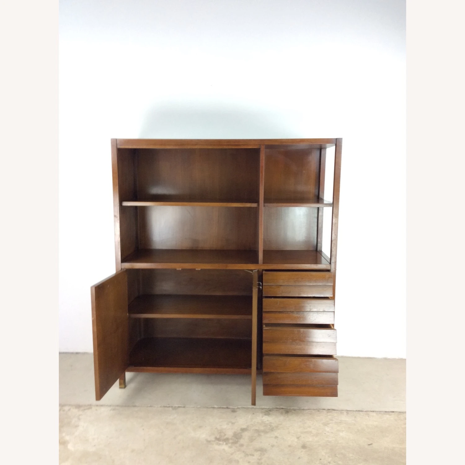 MCM China Cabinet By American Of Martinsville 8 MCM China Cabinet By American Of Martinsville - Image 8