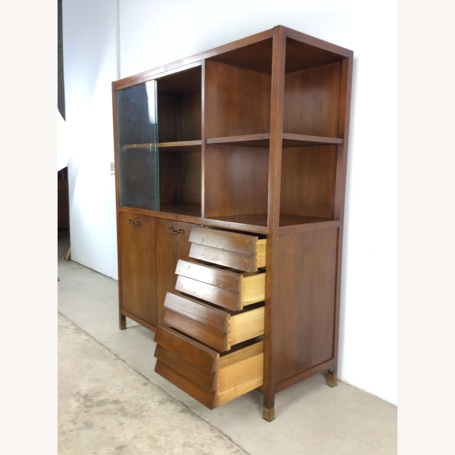 MCM China Cabinet By American Of Martinsville 20 MCM China Cabinet By American Of Martinsville - Image 20